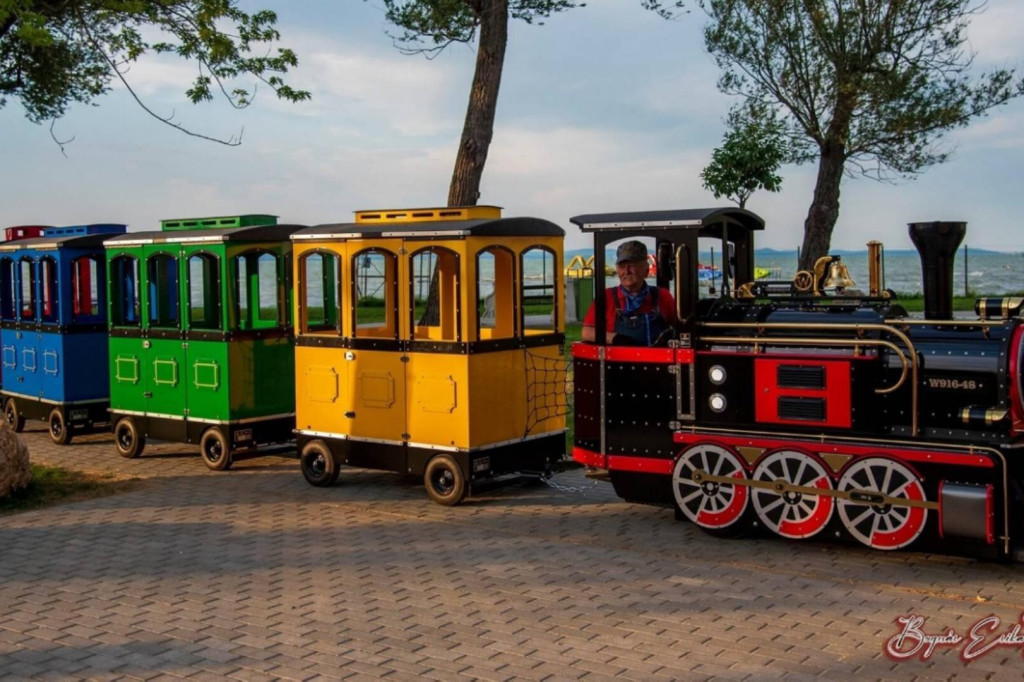 Happy Train családi kisvonat