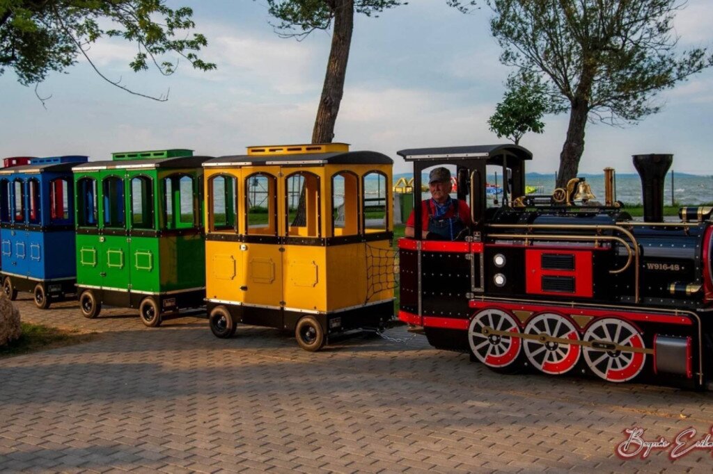 Happy Train családi kisvonat