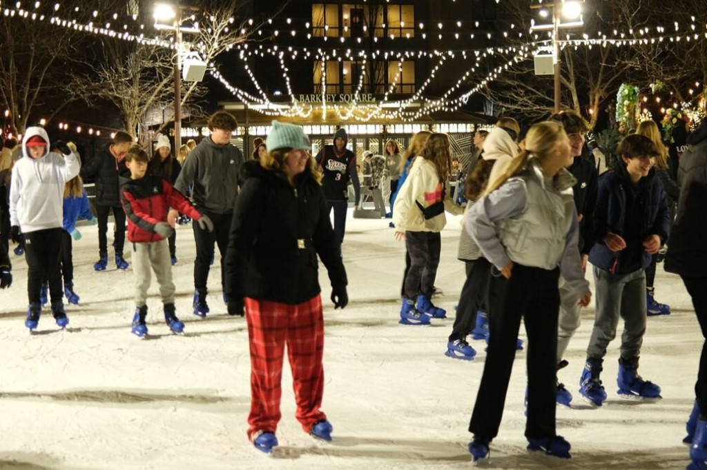 Szinte kész a Balaton legnagyobb jégpályája Balatonlellén